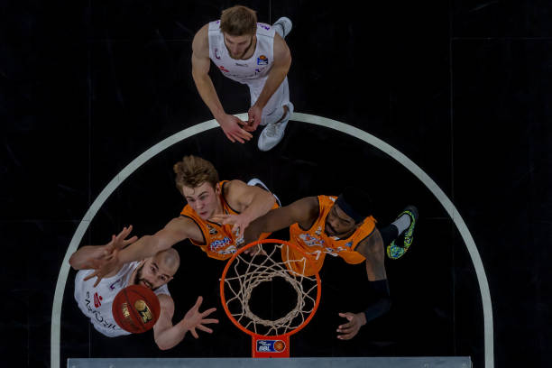 上保持平衡 上保持平衡