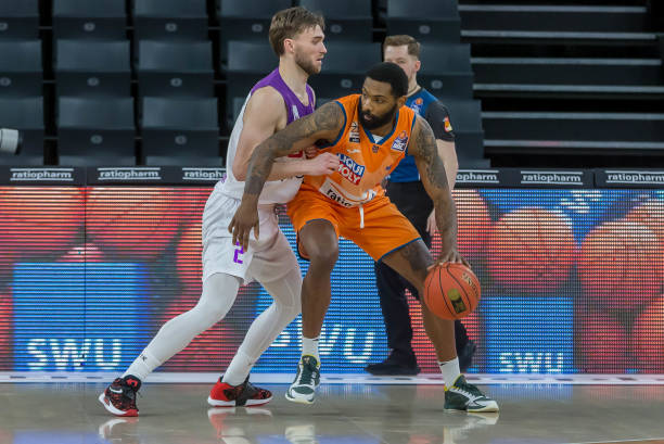 岁月不饶人 岁月不饶人